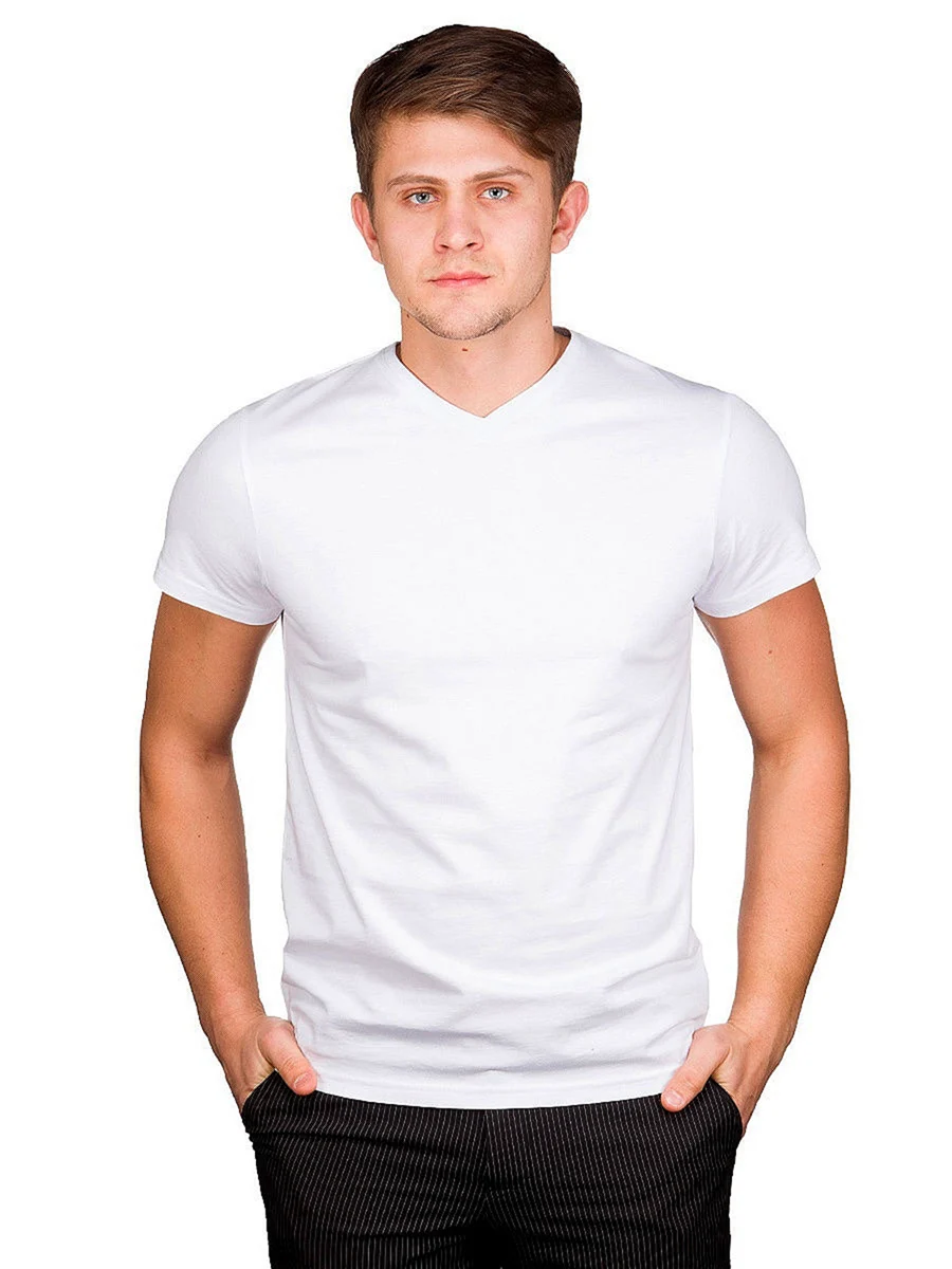 Человек в белой футболке