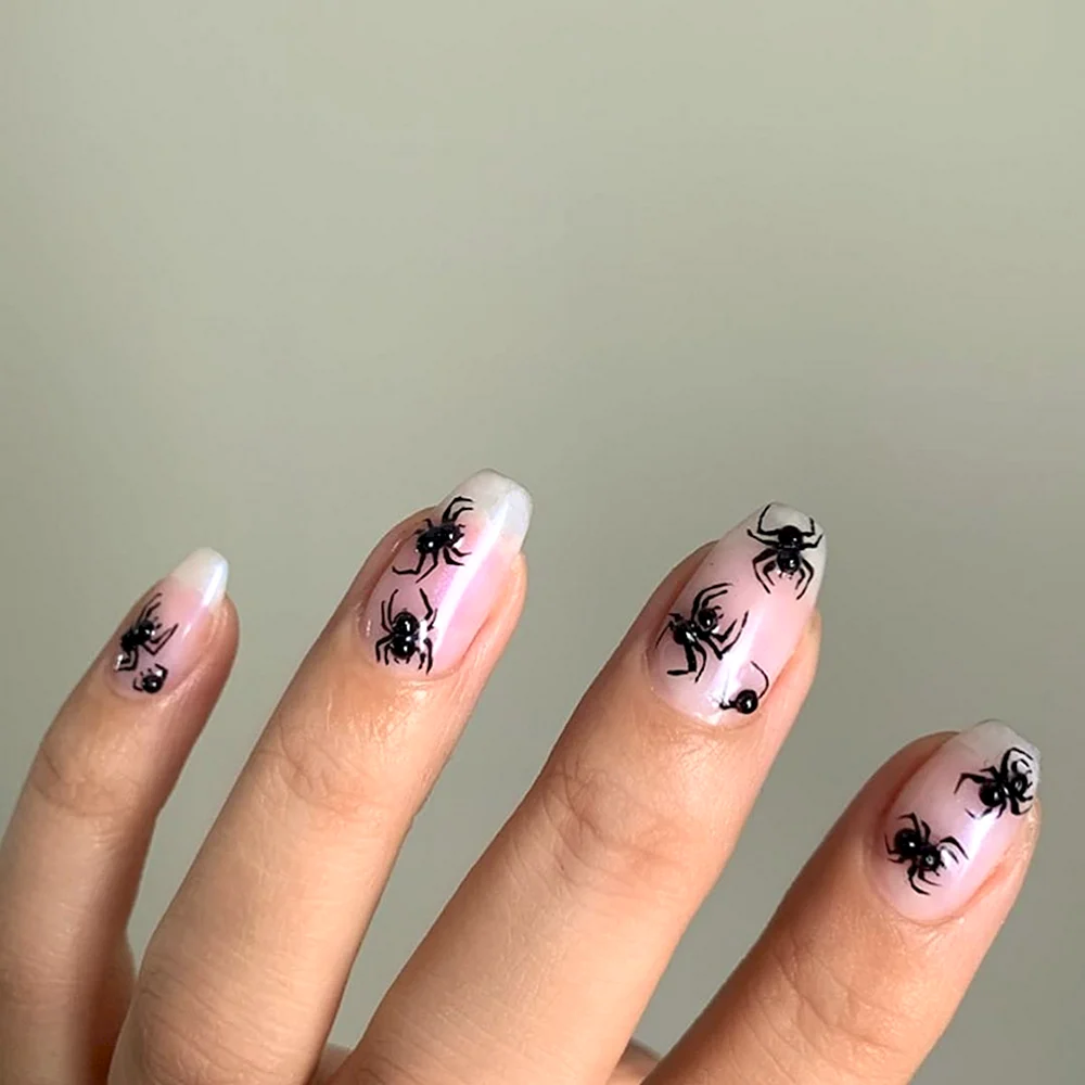 Дизайн ногтей с пауком