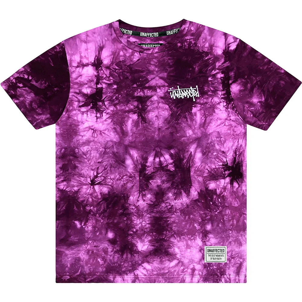 Фиолетовая футболка с принтом