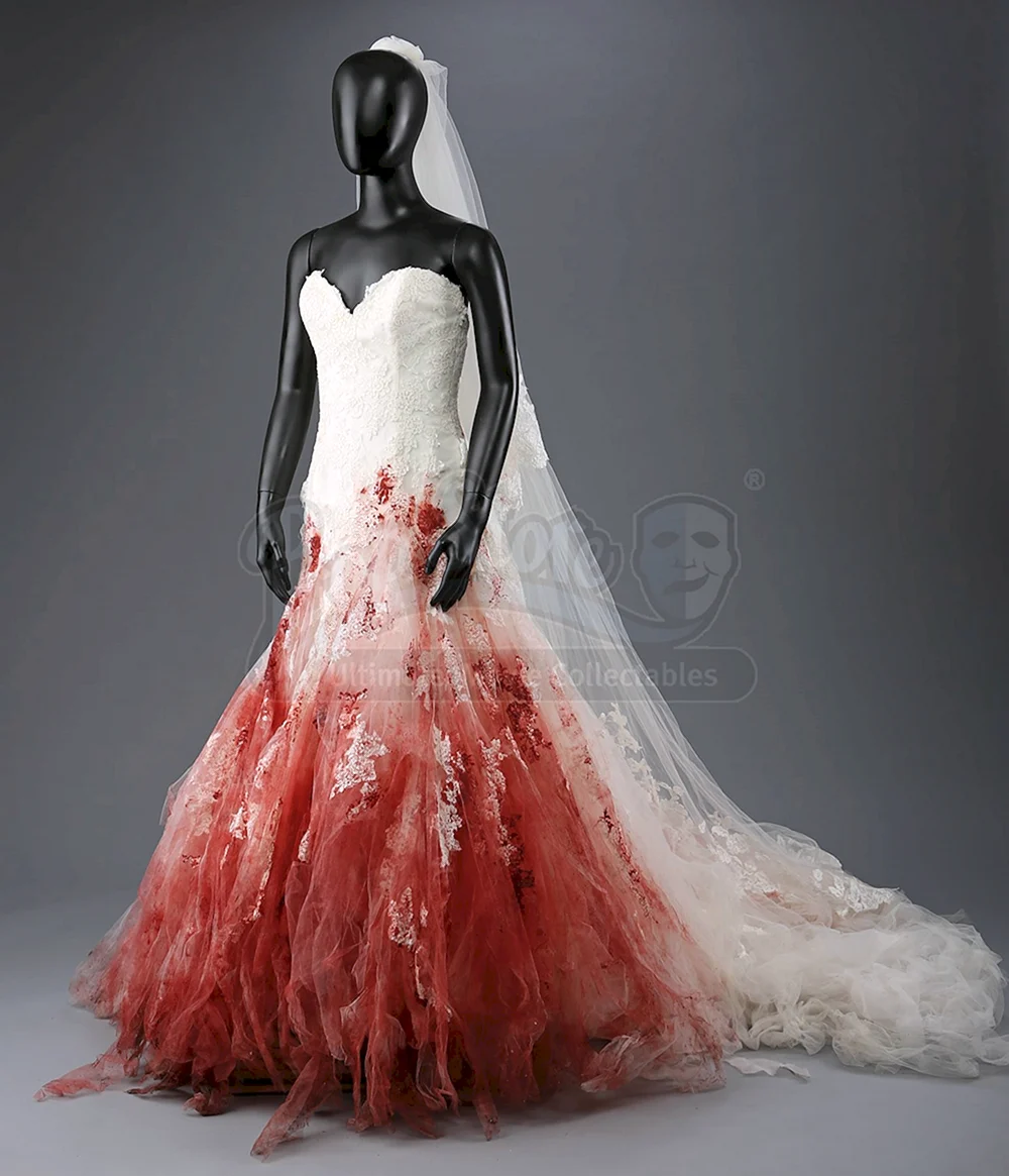Окровавленное свадебное платье